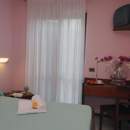 Hotel Garni Al Poggio Тиньяле Экстерьер фото