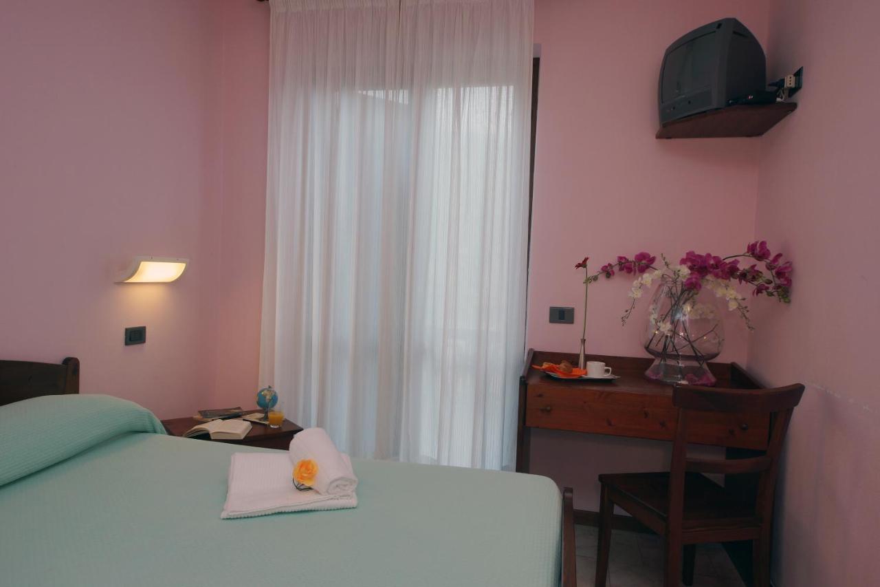 Hotel Garni Al Poggio Тиньяле Экстерьер фото
