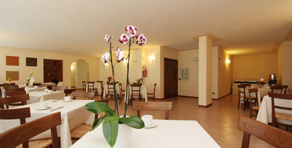 Hotel Garni Al Poggio Тиньяле Экстерьер фото