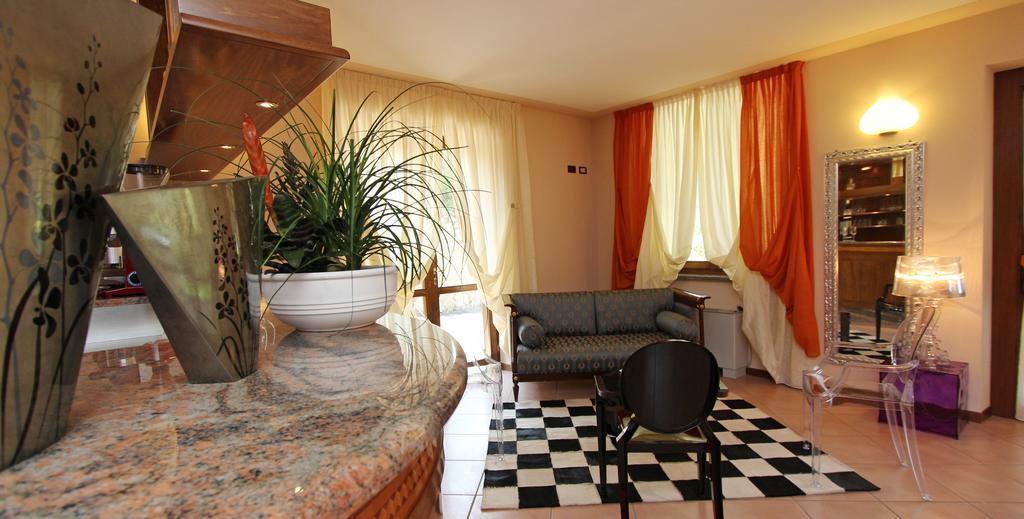 Hotel Garni Al Poggio Тиньяле Экстерьер фото